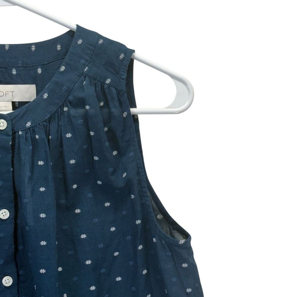 LOFT Navy Polka Dot Sleeveless Top NWT
Size XS - Picture 3 of 10